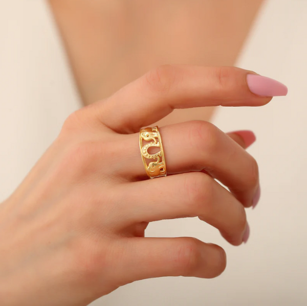 Lucky charm ring: The elephant as a charming accessory