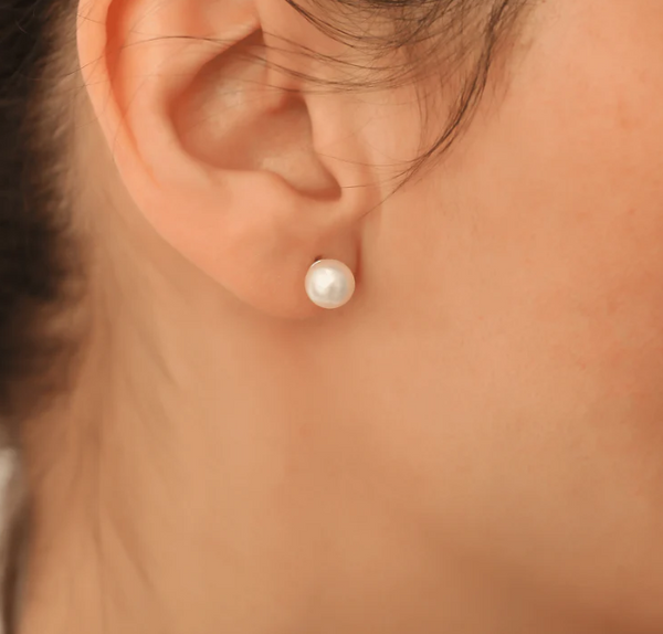 Pearl earrings: Timeless jewelry for a contemporary style